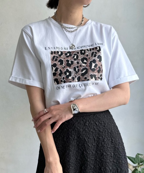 DouDou(ドゥドゥ)の「【WEB限定】レオパード転写TEE(Tシャツ/カットソー・レディース・ブラック/オフホワイト/ブラウン・FREE)」の2枚目の写真