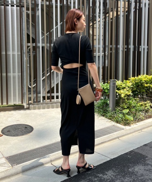 HANNE（アン）の「バックカットデザインワンピース（ワンピース・レディース・ベージュ/ブラック/グレー/ネイビー・FREE）」の13枚目の写真