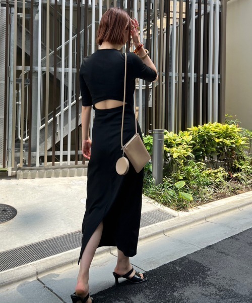 HANNE（アン）の「バックカットデザインワンピース（ワンピース・レディース・ベージュ/ブラック/グレー/ネイビー・FREE）」の12枚目の写真