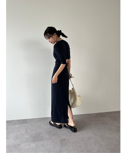 HANNE（アン）の「バックカットデザインワンピース（ワンピース・レディース・ベージュ/ブラック/グレー/ネイビー・FREE）」の17枚目の写真