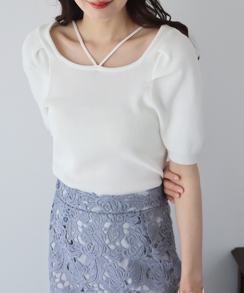 BLUEEAST（ブルーイースト）の「前後2WAYホルターネックプルオーバー（ニット/セーター・レディース・ブラック/ベージュ/オフホワイト/ブルー・MEDIUM）」の2枚目の写真