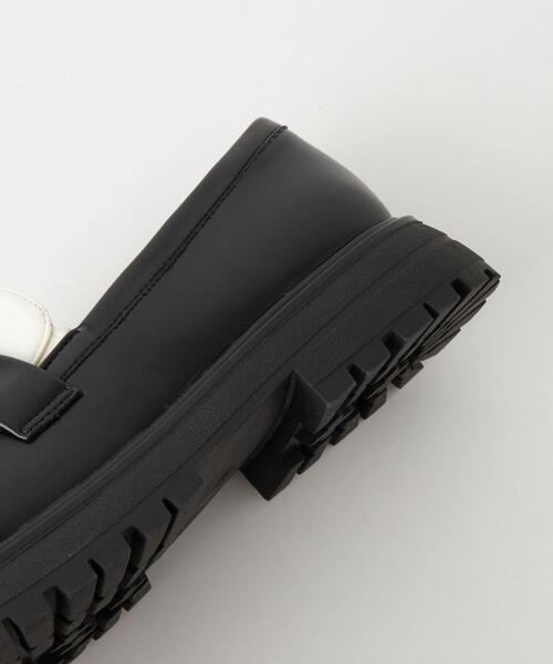 green label relaxing(グリーンレーベルリラクシング)の「バイカラー ローファー 22cm-23cm(ローファー・キッズ・ブラック/ブラウン・22cm/23cm)」の4枚目の写真