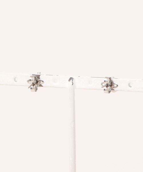 Vivienne Westwood（ヴィヴィアンウエストウッド）の「62010014/LORELEI STUD EARRINGS-IM（ピアス（両耳用）・レディース・シルバー/ブラック/ゴールド/ピンクゴールド・FREE）」の5枚目の写真