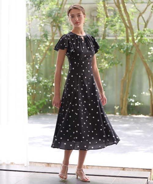 AND COUTURE（アンドクチュール）の「ランダムドットプリント袖