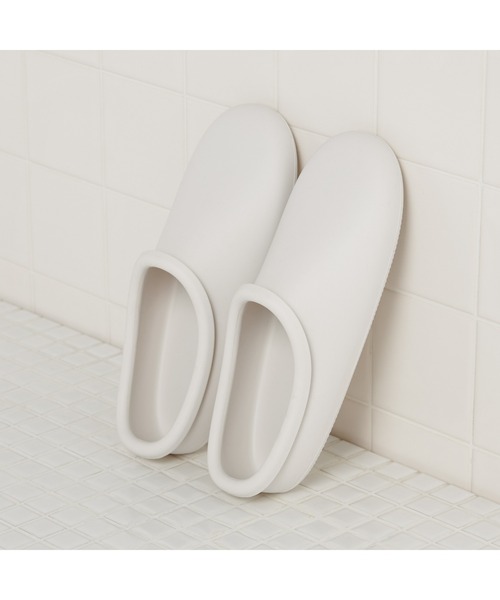無印良品（ムジルシリョウヒン）の「シリコーンバススリッパ　約２３．０‐２６．０ｃｍ（バス/トイレグッズ・メンズ・ホワイト・FREE）」の5枚目の写真