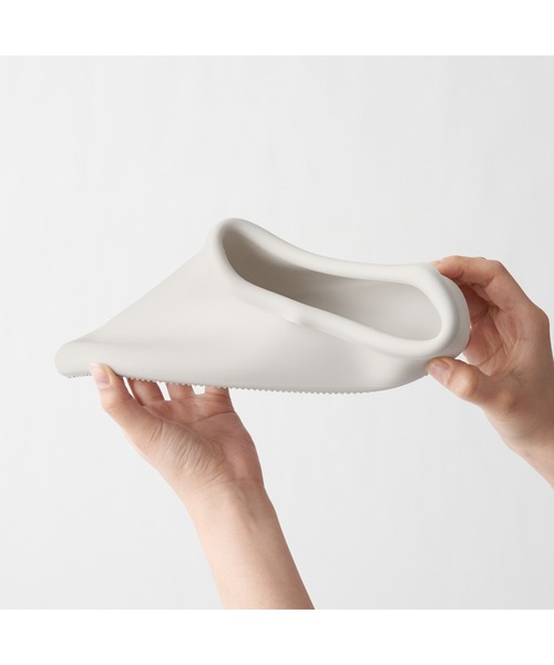 無印良品（ムジルシリョウヒン）の「シリコーンバススリッパ　約２３．０‐２６．０ｃｍ（バス/トイレグッズ・メンズ・ホワイト・FREE）」の6枚目の写真
