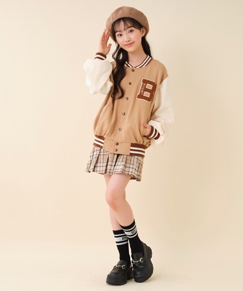 by LOVEiT(バイラビット)の「Bワッペン裏毛スタジャン(Tシャツ/カットソー・キッズ・ブラック/ベージュ/ピンク・140cm/130cm/160cm/150cm/120cm)」の19枚目の写真