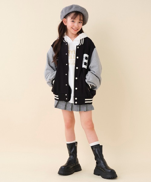 by LOVEiT(バイラビット)の「Bワッペン裏毛スタジャン(Tシャツ/カットソー・キッズ・ブラック/ベージュ/ピンク・140cm/130cm/160cm/150cm/120cm)」の16枚目の写真