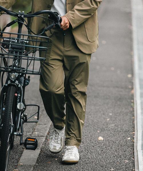 ITEMS URBANRESEARCH（アイテムズ アーバンリサーチ）の「ストレッチナイロン タックパンツ（その他パンツ・メンズ・カーキ/ネイビー/ブラック・MEDIUM/LARGE）」の18枚目の写真