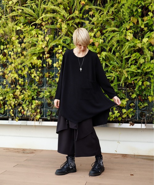 rovtski(ロフトスキー)の「ダブルポケットアシメトップス(Tシャツ/カットソー・レディース・ブラック・FREE)」の2枚目の写真