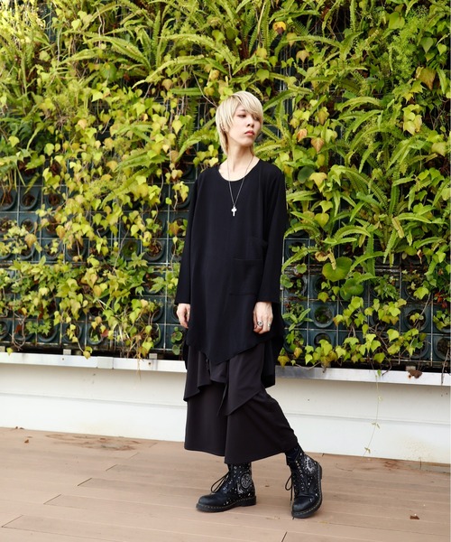 rovtski(ロフトスキー)の「ダブルポケットアシメトップス(Tシャツ/カットソー・レディース・ブラック・FREE)」の3枚目の写真