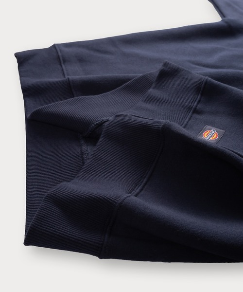 Dickies(ディッキーズ)の「【DICKIES/ディッキーズ】ワンポイント刺繍ハーフジップスウェット/プルオーバー/ビッグシルエット/裏起毛(スウェット・メンズ・アッシュグレー/ブラウン/ブラック/ネイビー/アイボリー/ダークブルー・M/L/XL)」の18枚目の写真