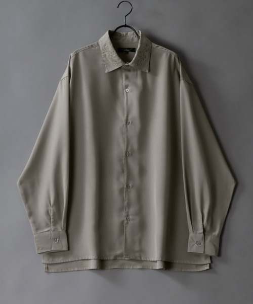 SITRY（シトリー）の「Oversize Drop shoulder collar embroidery Shirt/オーバーサイズ ドロップショルダー 襟刺繍 シャツ（シャツ/ブラウス・メンズ・グレイッシュベージュ/ホワイト/ブラック/グレイッシュブルー/チャコールグレー・M/L）」の2枚目の写真