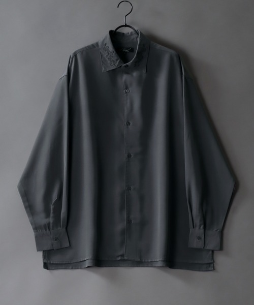SITRY（シトリー）の「Oversize Drop shoulder collar embroidery Shirt/オーバーサイズ ドロップショルダー 襟刺繍 シャツ（シャツ/ブラウス・メンズ・グレイッシュベージュ/ホワイト/ブラック/グレイッシュブルー/チャコールグレー・M/L）」の4枚目の写真