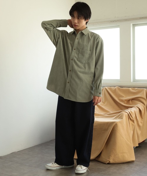 SENSE OF PLACE by URBAN RESEARCH(センスオブプレイスバイアーバンリサーチ)の「コーデュロイルーズシャツ(シャツ/ブラウス・メンズ・ブラック/ブルー/アイボリー/ライトカーキ・LARGE/MEDIUM)」の17枚目の写真