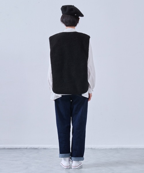 On One's Own(オンワンズオン)の「On One's Own 縁取りパッチポケットコージーボアベスト(ベスト・レディース・ブラック/アイボリー/ベージュ・FREE)」の20枚目の写真
