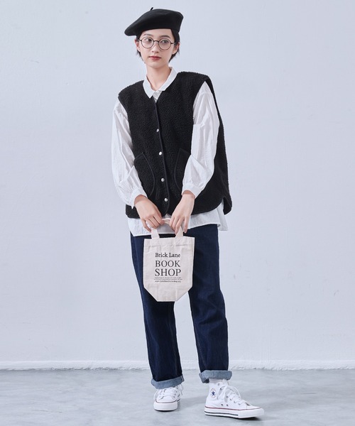 On One's Own(オンワンズオン)の「On One's Own 縁取りパッチポケットコージーボアベスト(ベスト・レディース・ブラック/アイボリー/ベージュ・FREE)」の18枚目の写真