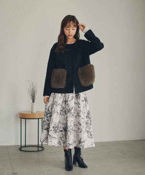 JILL by JILL STUART（ジルバイジルスチュアート）の「◇ポケットファーノーカラーコート２（ノーカラーコート・レディース・ブラック/グレー/ダークグレー・SMALL/MEDIUM）」の10枚目の写真