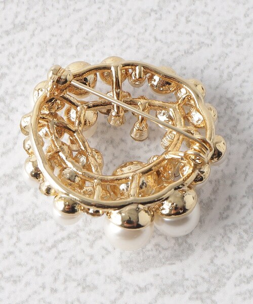 OPAQUE.CLIP（オペークドットクリップ）の「◆≪ヒルナンデス！で紹介≫ フェイクパール×ビジューラウンドブローチ/セレモニー対応（ブローチ/コサージュ・レディース・ゴールド/シルバー・00）」の5枚目の写真