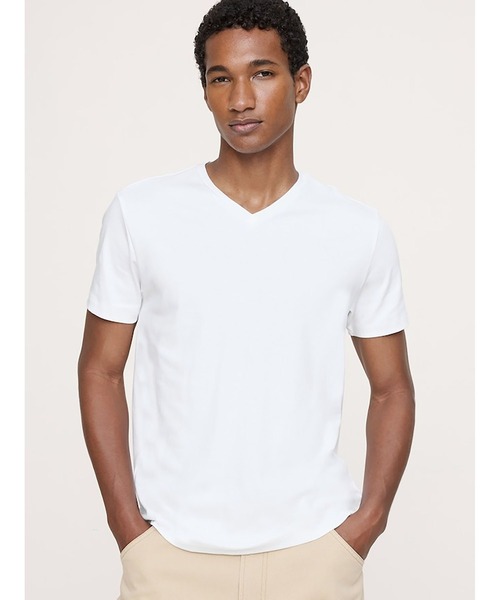 Banana Republic(バナナリパブリック)の「Luxury-Touch 半袖VネックTシャツ(Tシャツ/カットソー・メンズ・ブラック/ホワイト/ネイビー/チャコールグレー/ナチュラル/オリーブ・S/XL/L/M)」の2枚目の写真