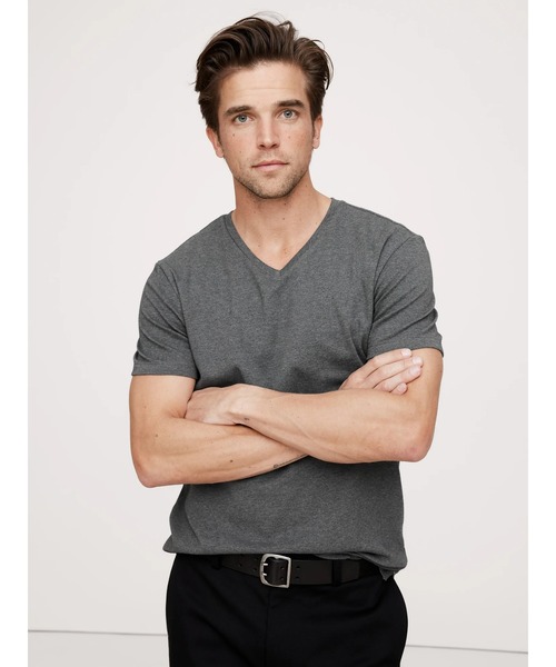 Banana Republic(バナナリパブリック)の「Luxury-Touch 半袖VネックTシャツ(Tシャツ/カットソー・メンズ・ブラック/ホワイト/ネイビー/チャコールグレー/ナチュラル/オリーブ・S/XL/L/M)」の1枚目の写真