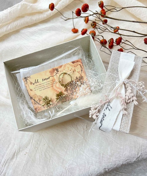 m.soeur（エムスール）の「リネンリボンのギフトボックス（大）（ラッピングキット・レディース・ベージュ・FREE）」の5枚目の写真