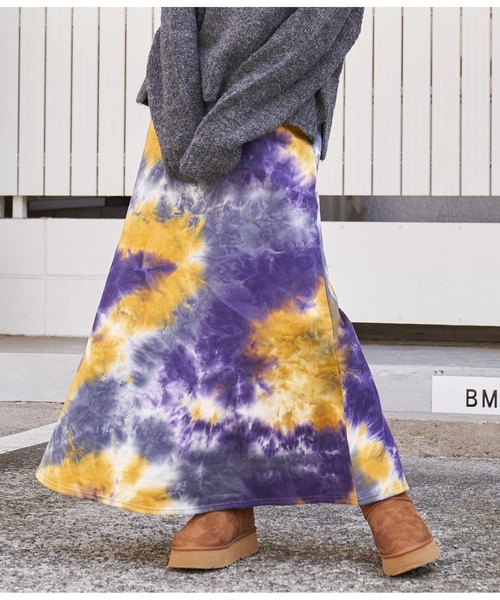 anap mimpi（アナップミンピ）の「裏毛 タイダイ スウェット セミフレア スカート（スカート・レディース・ダークグレー/パープル・FREE）」の4枚目の写真