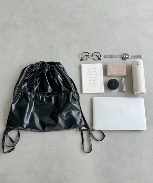 CLEA（クレア）の「メタリックドロストナップザック/リュック（バックパック/リュック・レディース・シルバー/ブラック・FREE）」の6枚目の写真