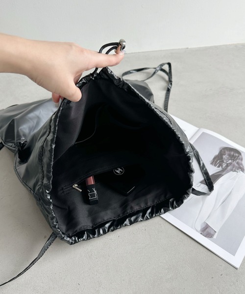 CLEA（クレア）の「メタリックドロストナップザック/リュック（バックパック/リュック・レディース・シルバー/ブラック・FREE）」の7枚目の写真