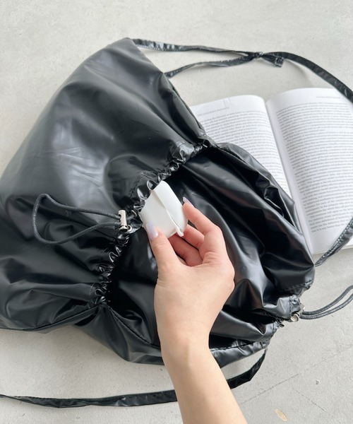 CLEA（クレア）の「メタリックドロストナップザック/リュック（バックパック/リュック・レディース・シルバー/ブラック・FREE）」の9枚目の写真