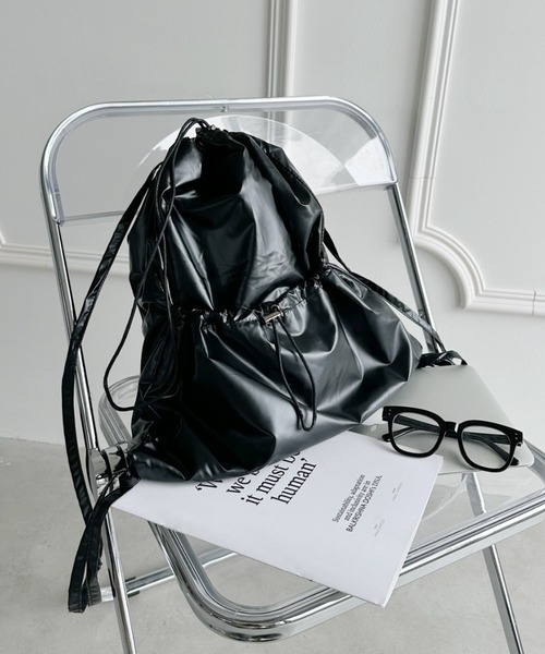 CLEA（クレア）の「メタリックドロストナップザック/リュック（バックパック/リュック・レディース・シルバー/ブラック・FREE）」の3枚目の写真