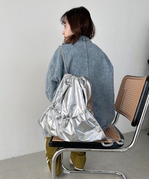 CLEA（クレア）の「メタリックドロストナップザック/リュック（バックパック/リュック・レディース・シルバー/ブラック・FREE）」の15枚目の写真