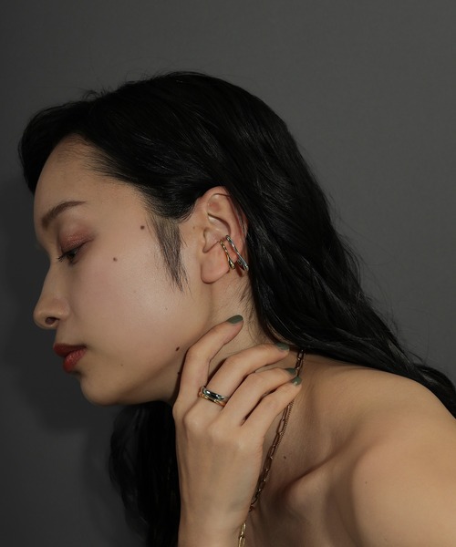 voov（ブーブ）の「【金属アレルギー対応】バイカラー サージカルステンレス リング（リング・レディース・シルバー・11号）」の4枚目の写真