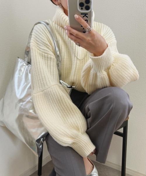 Lajour（ラジュール）の「日本製ボリューム袖ニット（ニット/セーター・レディース・アイボリー/ブルー/グレー/レッド/ブラック・フリー）」の17枚目の写真