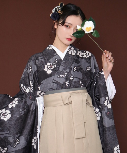 KYOETSU（キョウエツ）の「袴4点セット 華やかF レディース（着物・レディース・ブルー系その他2/ブラック系その他2/グレー系その他/ブラック系その他/ブラック系その他4/グレー系その他2/ブラック系その他3/ブルー系その他/ブラウン系その他/ブラウン系その他2/ピンク系その他2/パープル系その他/パープル系その他2/ブラック系その他6/ブラック系その他5/ピンク系その他・M/S/L/LL）」の3枚目の写真