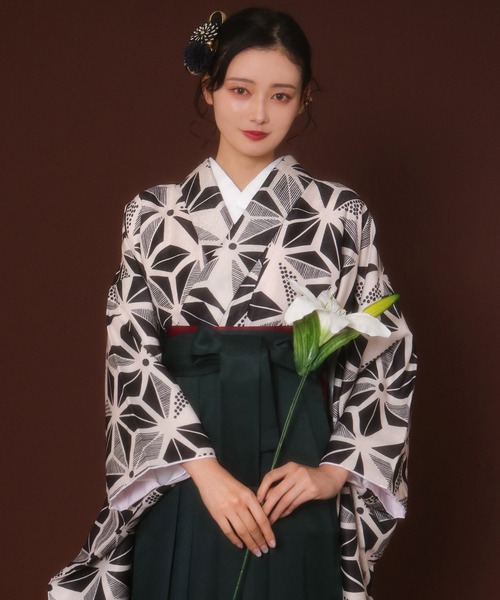 KYOETSU（キョウエツ）の「袴4点セット 華やかF レディース（着物・レディース・ブルー系その他2/ブラック系その他2/グレー系その他/ブラック系その他/ブラック系その他4/グレー系その他2/ブラック系その他3/ブルー系その他/ブラウン系その他/ブラウン系その他2/ピンク系その他2/パープル系その他/パープル系その他2/ブラック系その他6/ブラック系その他5/ピンク系その他・M/S/L/LL）」の6枚目の写真