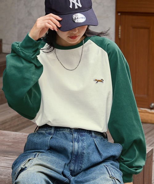 PENNEYS（ぺニーズ）の「PENNEYS/ペニーズ 別注 THE FOX ロゴ ワッペン刺繍ワンポイント ラグラン長袖Tシャツ（Tシャツ/カットソー・レディース・ダークブラウン/ネイビー/チャコール/ブラック/グリーン/ワイン/スミクロ/チェリーレッド/オリーブ/ブラック系・L/M）」の7枚目の写真