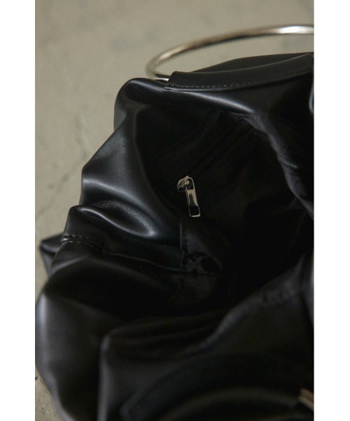 BLACK BY MOUSSY(ブラックバイマウジー)の「ring handle bag(リングハンドルバック)(ハンドバッグ・レディース・ブラック/グリーン・FREE)」の18枚目の写真