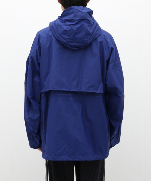 EDIFICE(エディフィス)の「【Product Twelve / プロダクト トゥエルブ】Rain Jacket(マウンテンパーカー・メンズ・ホワイト/ブルー・2/3)」の6枚目の写真