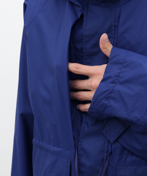 EDIFICE(エディフィス)の「【Product Twelve / プロダクト トゥエルブ】Rain Jacket(マウンテンパーカー・メンズ・ホワイト/ブルー・2/3)」の16枚目の写真