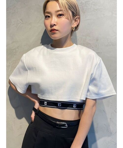 EMODA(エモダ)の「レイヤージャガードフィットトップ(Tシャツ/カットソー・レディース・ホワイト/ベージュ/ブラック/ブルー・FREE)」の1枚目の写真