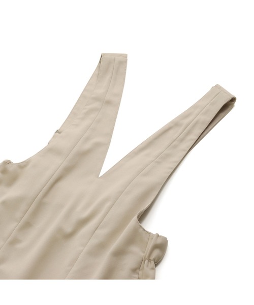 JENNI love(ジェニィラブ)の「【肩ひも調整可能】Vネックジャンスカ(ジャンパースカート・キッズ・ベージュ/ブラック・130cm/140cm/150cm/160cm)」の7枚目の写真