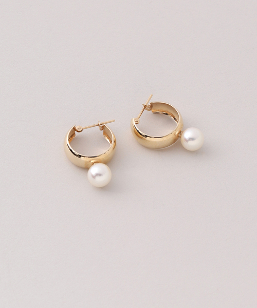 Lilas(リラ)の「アコヤパールワイドラインフープピアス K10(両耳)(ピアス(両耳用)・レディース・ゴールド・FREE)」の7枚目の写真