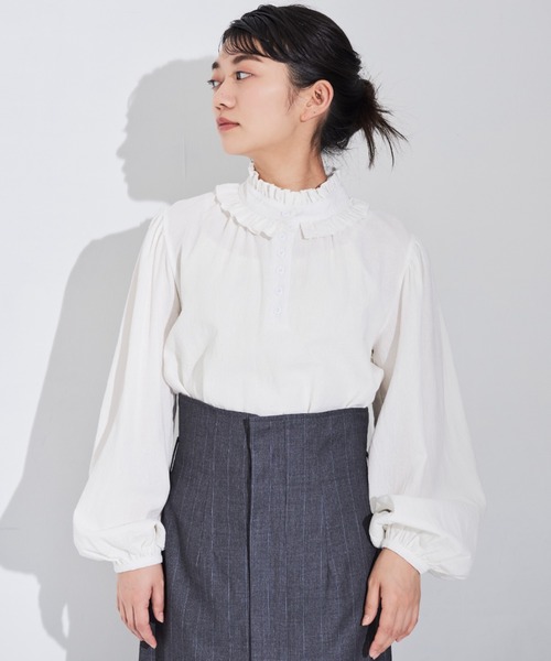 MERLOT(メルロー)の「ダブルフリル襟ブラウス(シャツ/ブラウス・レディース・ホワイト/ブラック・FREE)」の3枚目の写真