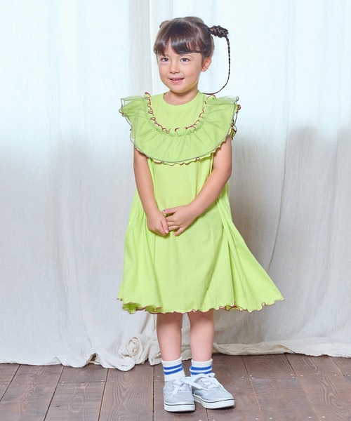 CALMIA（カルミア）の「梨地ラウンドフリルワンピース（90～150cm）（ワンピース・キッズ・ラベンダー/ライム/レッド・110/100/90/150/140/130/120）」の2枚目の写真