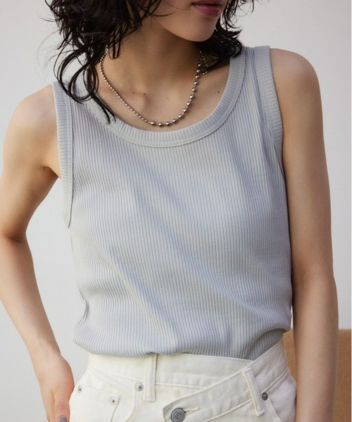 AZUL by moussy(アズールバイマウジー)の「ベーシッククルーネックリブタンク(Tシャツ/カットソー・レディース・アイボリー/ブラック/グレー/ホワイト系その他・M/L/S/M)」の4枚目の写真