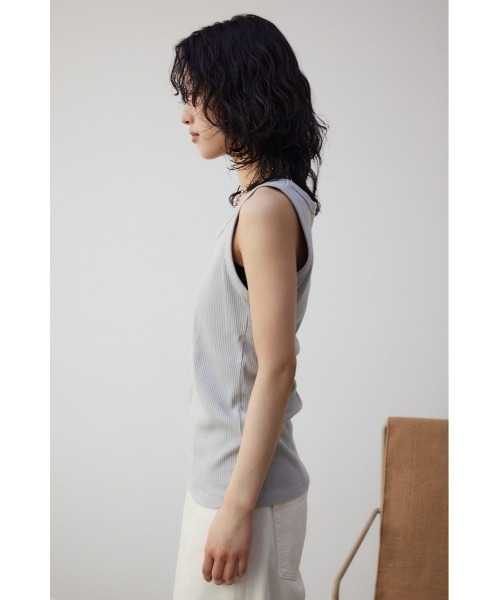 AZUL by moussy(アズールバイマウジー)の「ベーシッククルーネックリブタンク(Tシャツ/カットソー・レディース・アイボリー/ブラック/グレー/ホワイト系その他・M/L/S/M)」の15枚目の写真