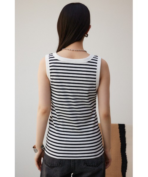AZUL by moussy(アズールバイマウジー)の「ベーシッククルーネックリブタンク(Tシャツ/カットソー・レディース・アイボリー/ブラック/グレー/ホワイト系その他・M/L/S/M)」の6枚目の写真