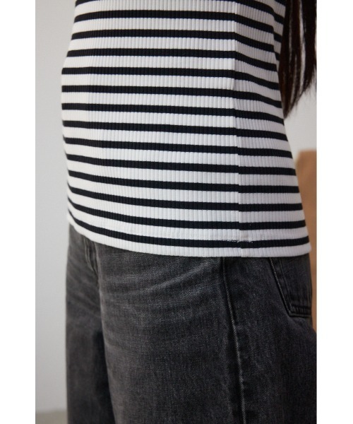 AZUL by moussy(アズールバイマウジー)の「ベーシッククルーネックリブタンク(Tシャツ/カットソー・レディース・アイボリー/ブラック/グレー/ホワイト系その他・M/L/S/M)」の9枚目の写真