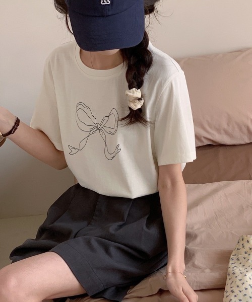 Sibra(シブラ)の「リボンプリントTシャツ(Tシャツ/カットソー・レディース・ブラック/ホワイト・M)」の3枚目の写真